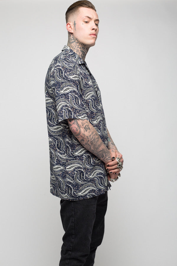 Roadies of 66 - Mobster Paisley printed revere collar shirt