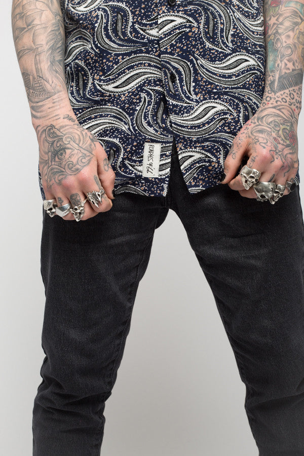 Roadies of 66 - Mobster Paisley printed revere collar shirt