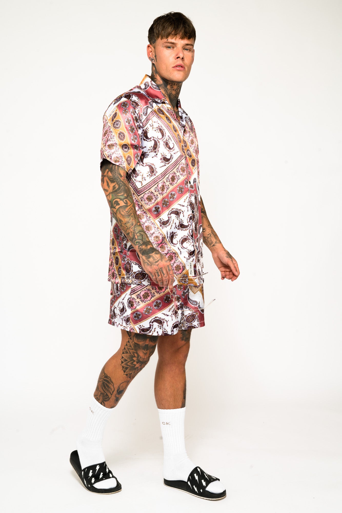 Roadies of 66 - Paisley Print Revere Shorts